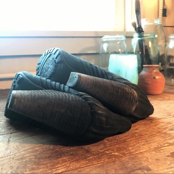 Vince Camuto Bronco Ankle Bootie - Picture 4 of 5